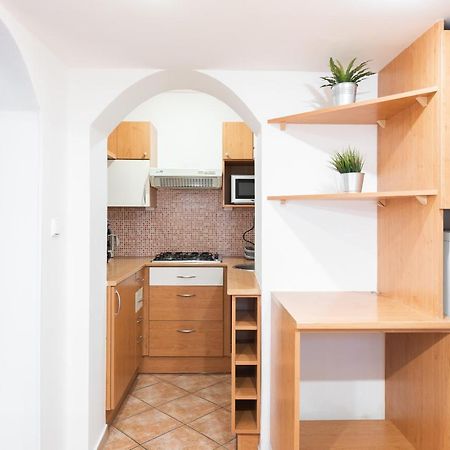 Budget Reznicka Apartment Prague Exterior photo