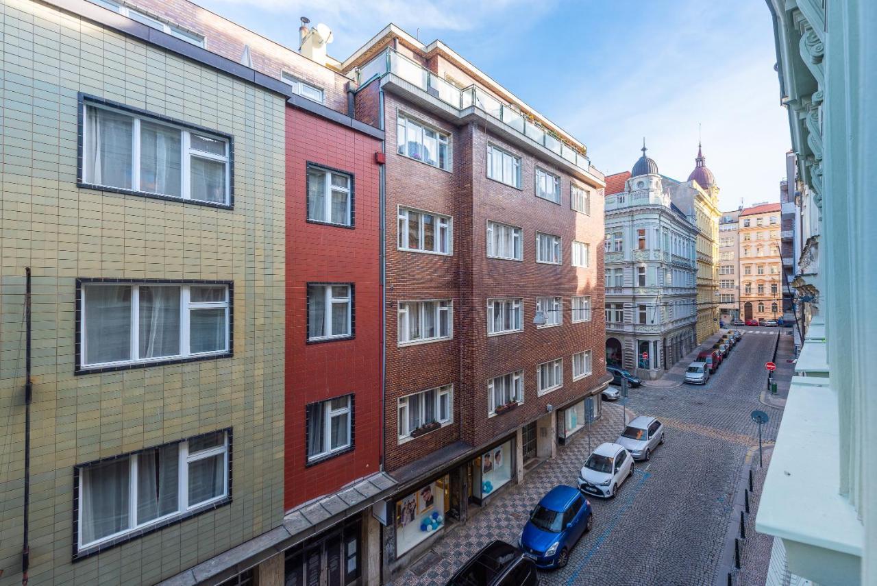Budget Reznicka Apartment Prague Exterior photo